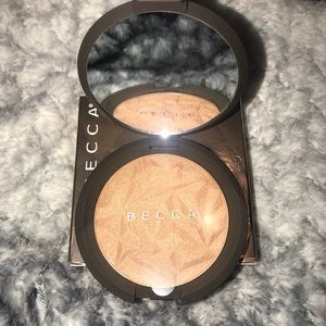 NEW Becca Shimmering Skin Perfector